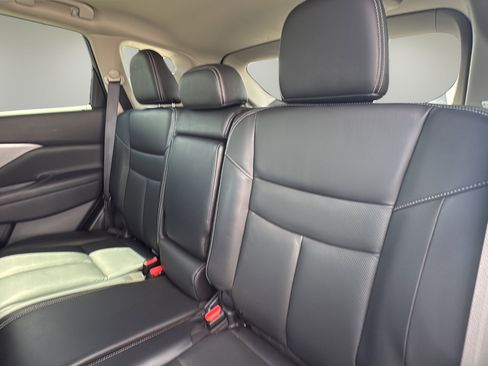 Used 2022 Nissan Murano SL w/ SL Moonroof Package FWD image 14