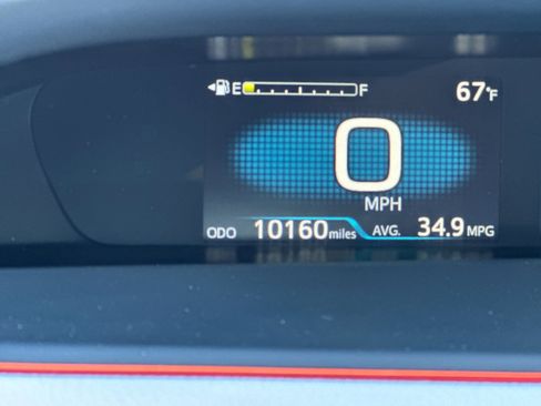 Used 2022 Toyota Prius LE image 25