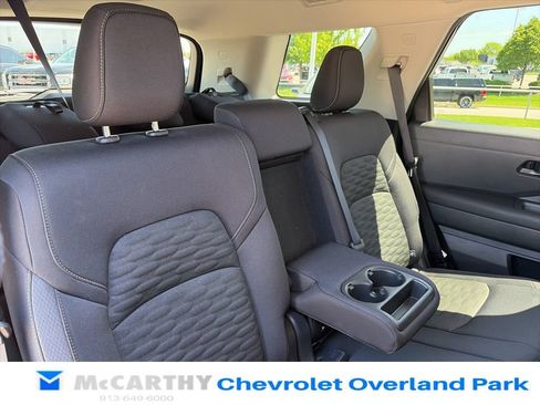 Used 2025 Nissan Pathfinder SV FWD image 43