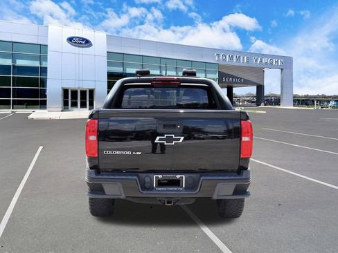Used 2017 Chevrolet Colorado Z71 w/ Z71 Midnight Edition AWD/4WD image 3