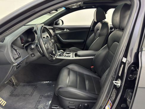 Used 2020 Kia Stinger GT2 image 16