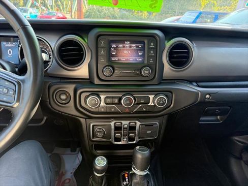 Certified 2021 Jeep Gladiator Sport image 18