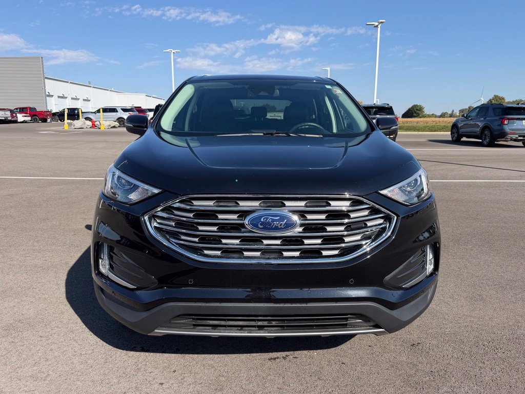 Used 2024 Ford Edge Titanium AWD/4WD image 2