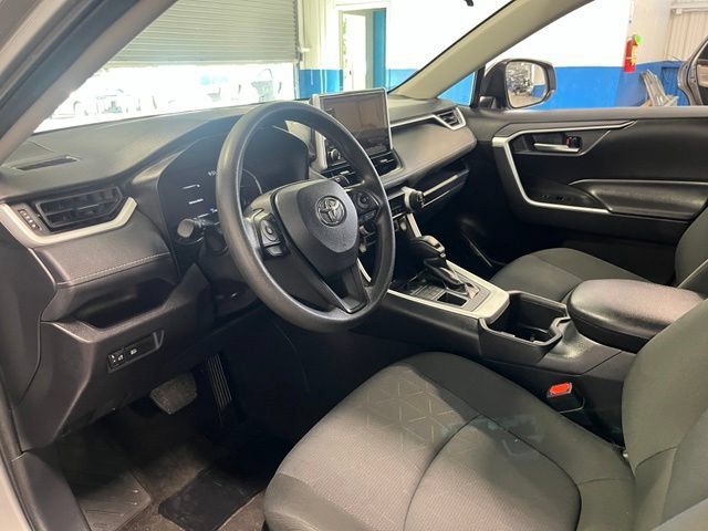 Used 2025 Toyota RAV4 XLE AWD/4WD image 24