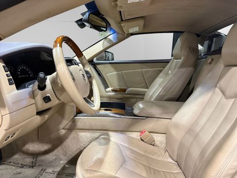 Used 2008 Cadillac XLR RWD image 19