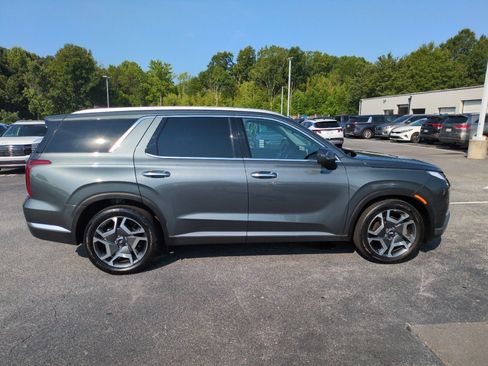 Used 2024 Hyundai Palisade Limited FWD image 9