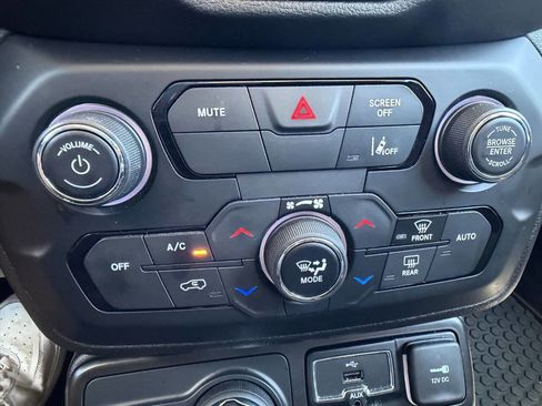 Used 2021 Jeep Renegade Sport AWD/4WD image 13