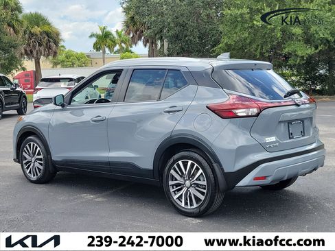 Used 2022 Nissan Kicks SV FWD image 4