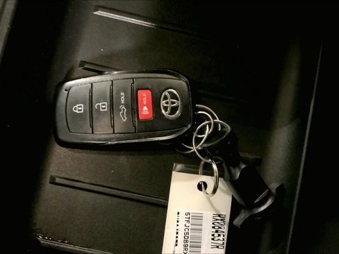 Used 2024 Toyota Tundra Limited image 14