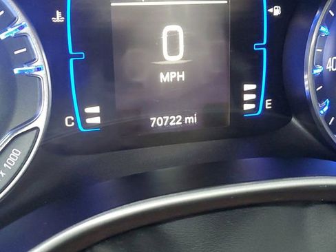 Used 2022 Chrysler Voyager LX FWD image 10