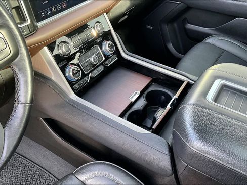 Used 2021 GMC Yukon XL Denali w/ Denali Ultimate Package image 16