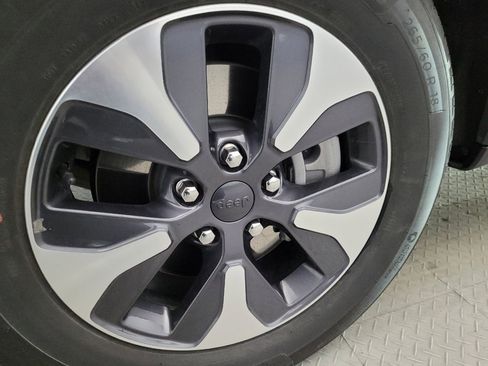 Used 2022 Jeep Grand Cherokee Limited 4xe w/ Luxury Tech Group II image 31