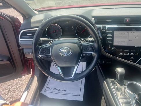 Used 2018 Toyota Camry XSE FWD image 14