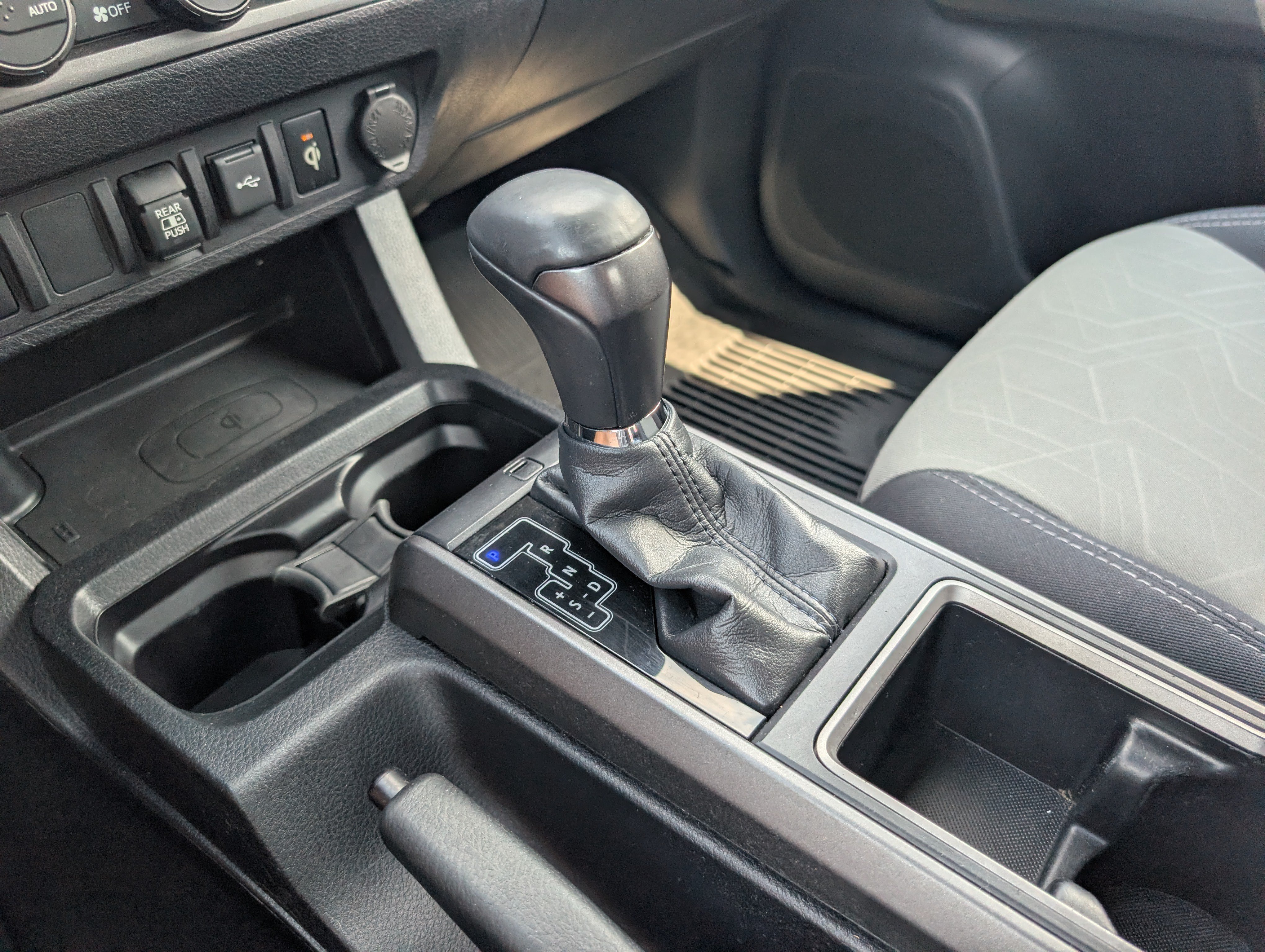 Used 2021 Toyota Tacoma TRD Sport AWD/4WD image 22