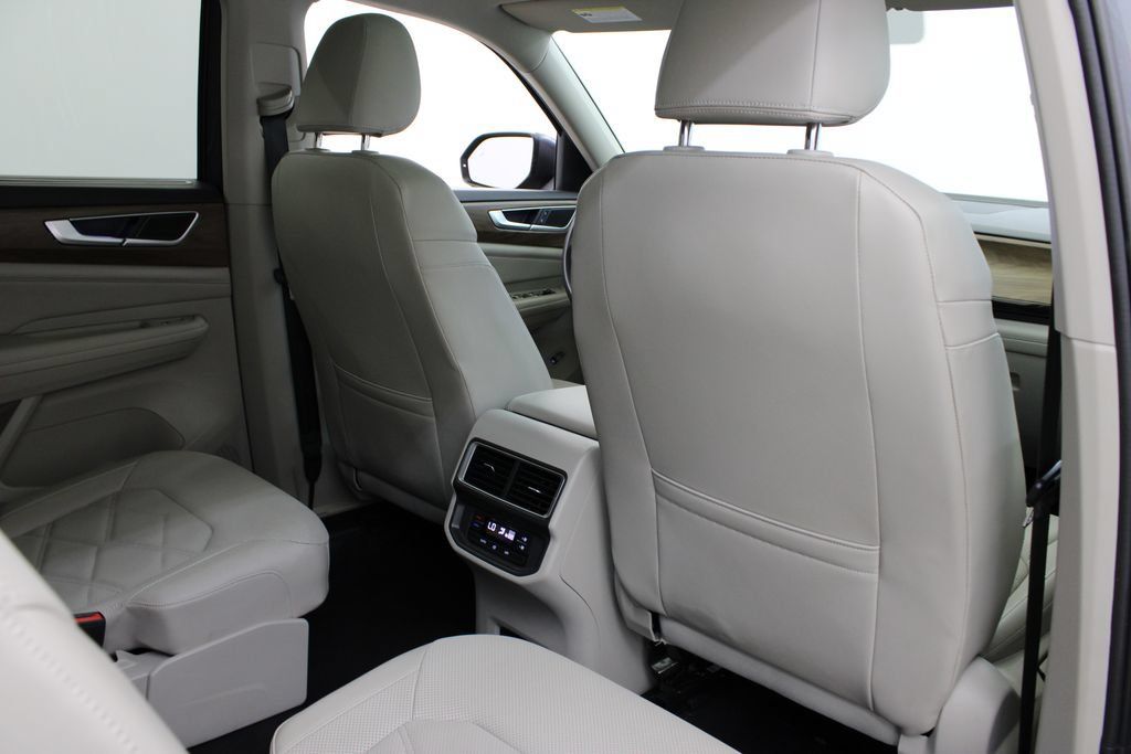 Certified 2024 Volkswagen Atlas SE w/ Panoramic Sunroof Package AWD/4WD image 22
