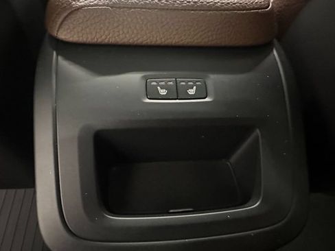 Used 2019 Volvo XC60 T5 Momentum w/ Multimedia Package AWD/4WD image 13
