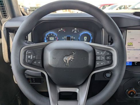 New 2025 Ford Bronco 4-Door image 25