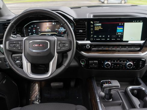 Used 2023 GMC Sierra 1500 Elevation w/ Preferred Package AWD/4WD image 12
