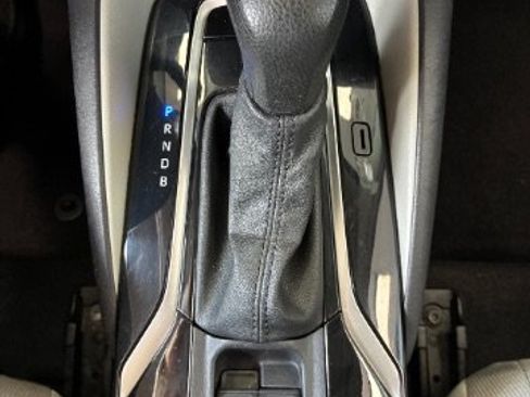 Used 2022 Toyota Corolla LE FWD image 22