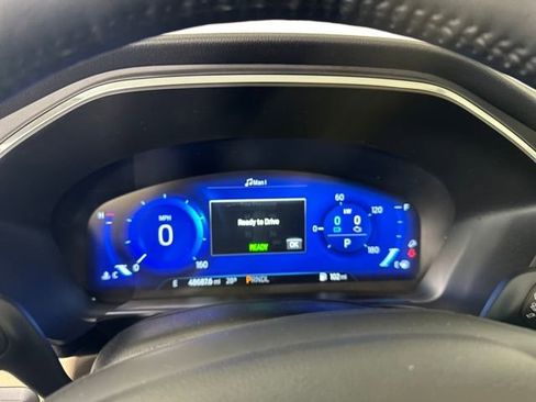 Used 2020 Ford Escape Titanium image 17