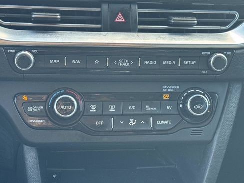 Used 2022 Kia Niro EX image 14