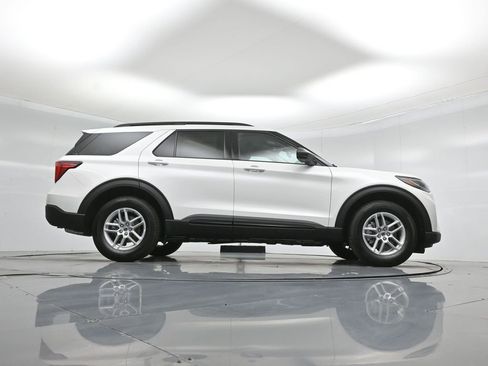 New 2026 Ford Explorer Active RWD image 48