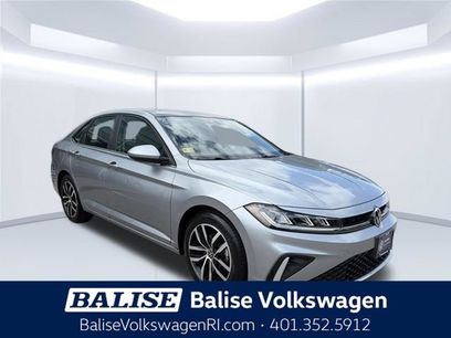 Used 2025 Volkswagen Jetta SE w/ Sunroof Package