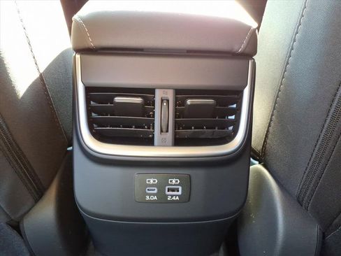 Certified 2025 Subaru Outback Premium image 28