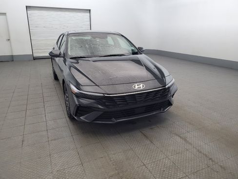 Used 2025 Hyundai Elantra SEL FWD image 14