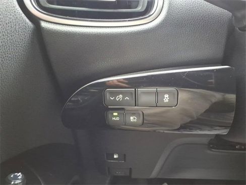 Used 2016 Toyota Prius Three image 16