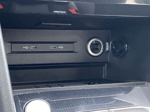 New 2026 Volkswagen Taos SE image 24