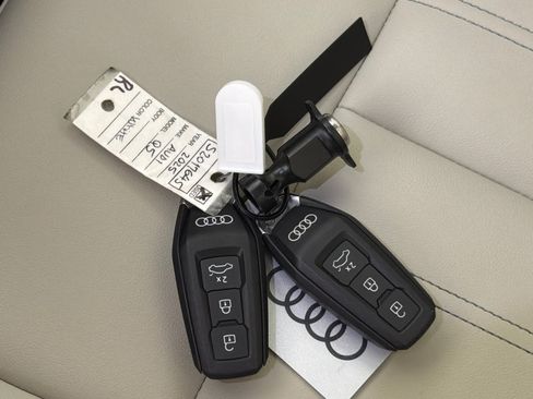 Used 2025 Audi Q5 Premium w/ Convenience Package AWD/4WD image 25