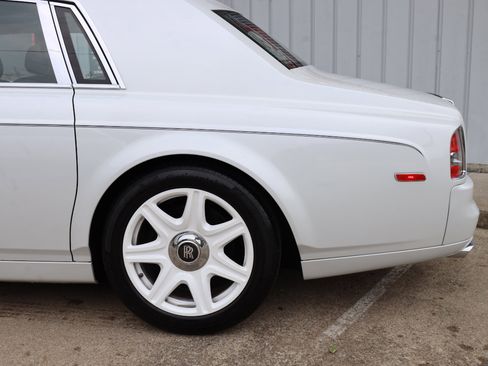 Used 2011 Rolls-Royce Phantom Sedan image 26