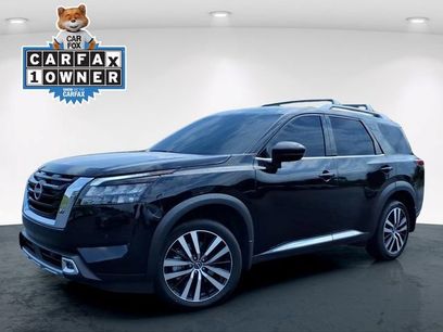 Used 2025 Nissan Pathfinder Platinum w/ Cargo Package
