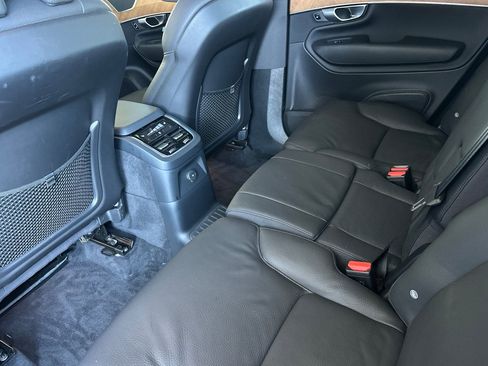 Certified 2024 Volvo XC90 T8 Plus w/ Protection Package Premier image 5