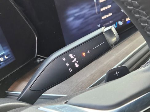 Used 2025 Chevrolet Tahoe High Country image 20