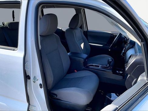 Used 2023 Toyota Tacoma SR image 21
