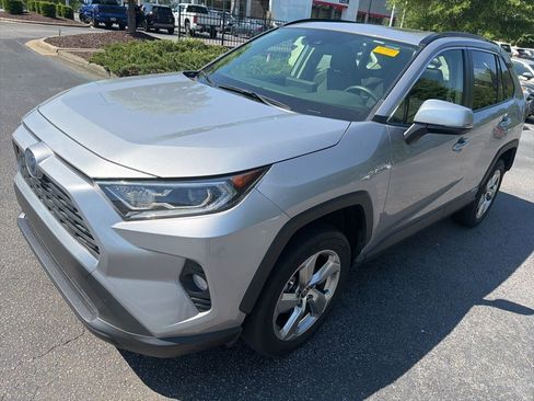 Used 2021 Toyota RAV4 XLE Premium AWD/4WD image 2