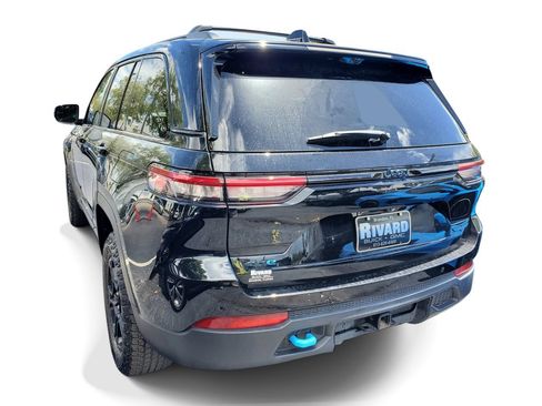 Used 2022 Jeep Grand Cherokee Trailhawk w/ Advanced Protech Group II AWD/4WD image 3