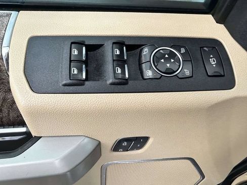 Used 2019 Ford F250 Lariat w/ Lariat Ultimate Package AWD/4WD image 17