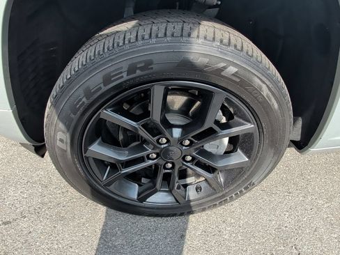 Used 2023 Jeep Grand Cherokee 30th Anniversary AWD/4WD image 9