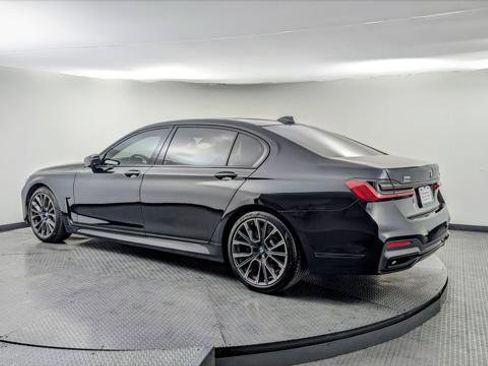 Used 2020 BMW 750i xDrive w/ Executive Package image 6