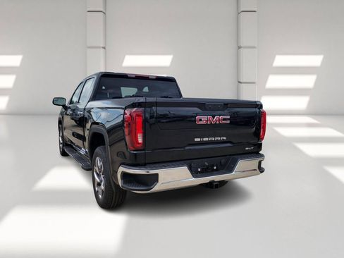 New 2026 GMC Sierra 1500 SLT w/ SLT Premium Package RWD image 5