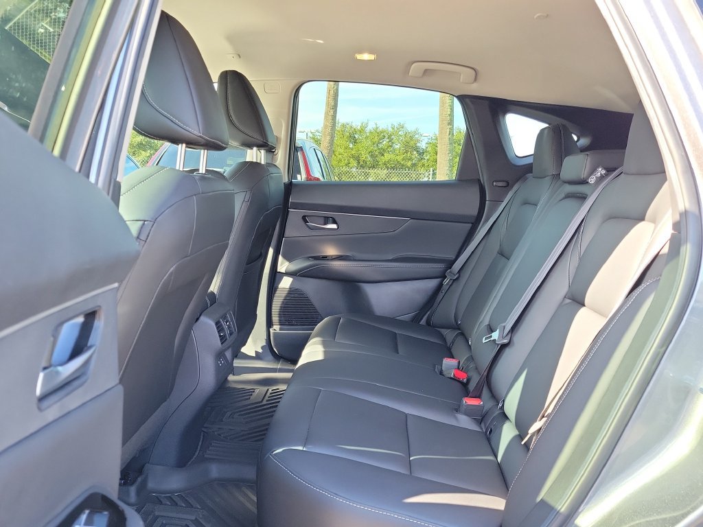 Used 2025 Nissan Murano SV FWD image 15