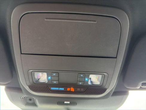 Certified 2025 Ford Explorer ST-Line image 40