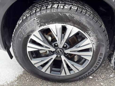 Certified 2023 Nissan Rogue SV w/ SV Premium Package image 9