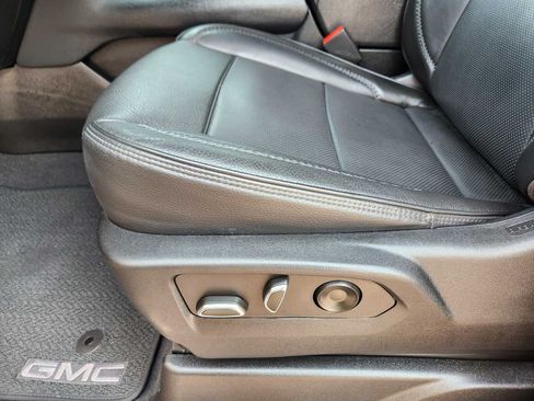 Used 2022 GMC Yukon Denali AWD/4WD image 8
