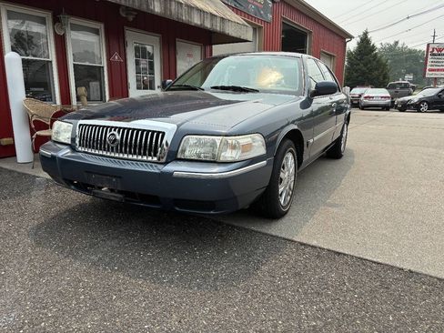 Used 2008 Mercury Grand Marquis GS RWD image 2