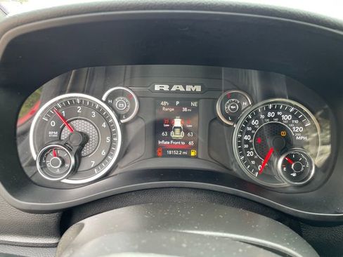 Used 2024 RAM 2500 Big Horn w/ Night Edition AWD/4WD image 27