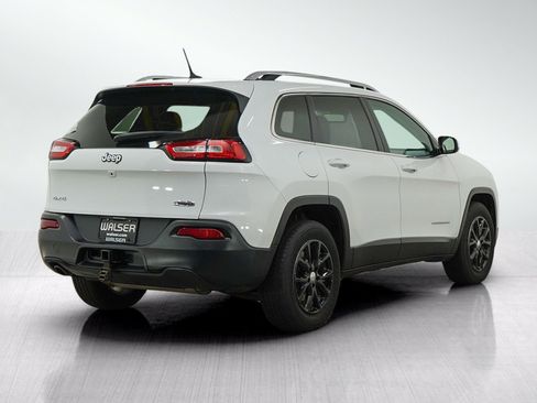 Used 2016 Jeep Cherokee Latitude AWD/4WD image 5